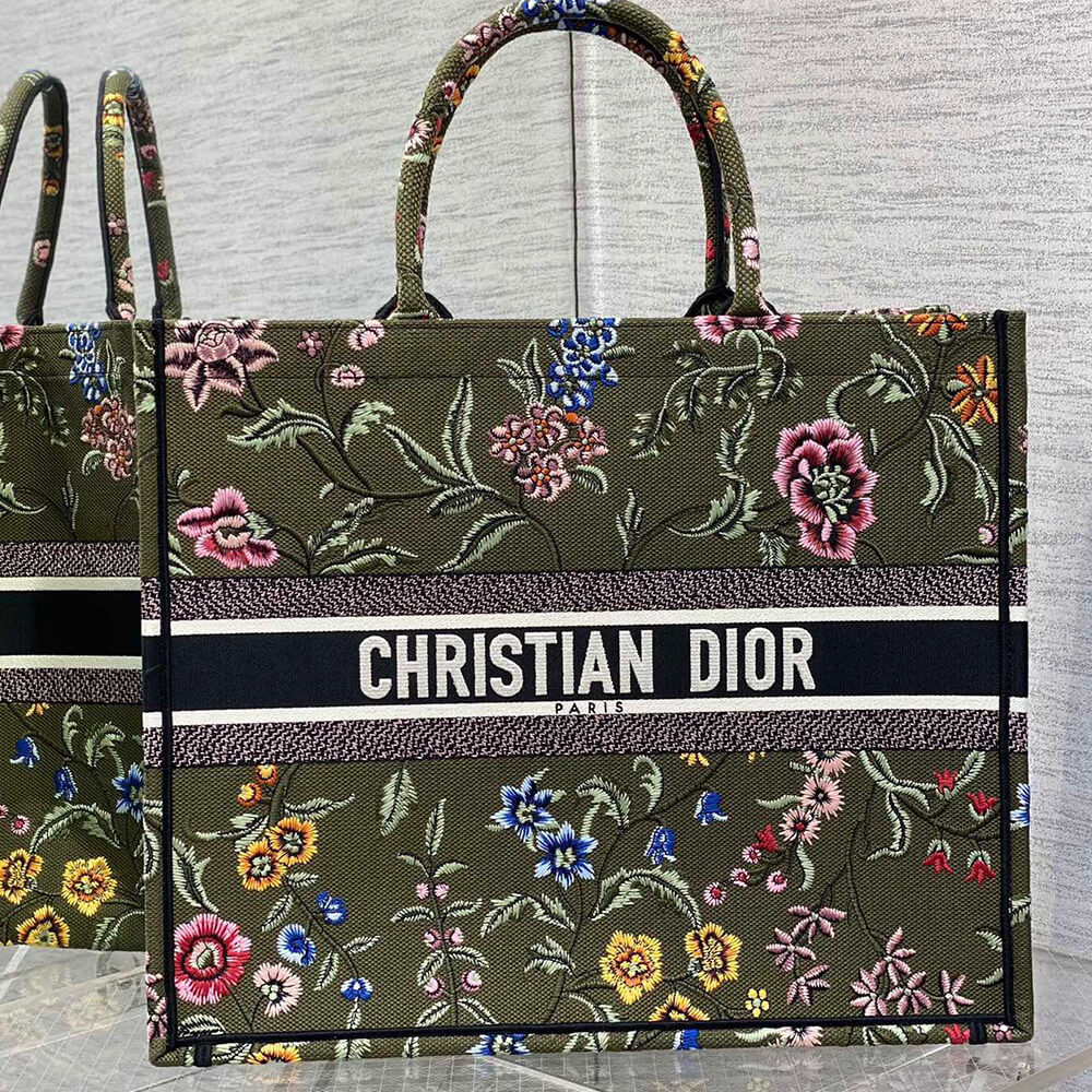 large D*or book tote