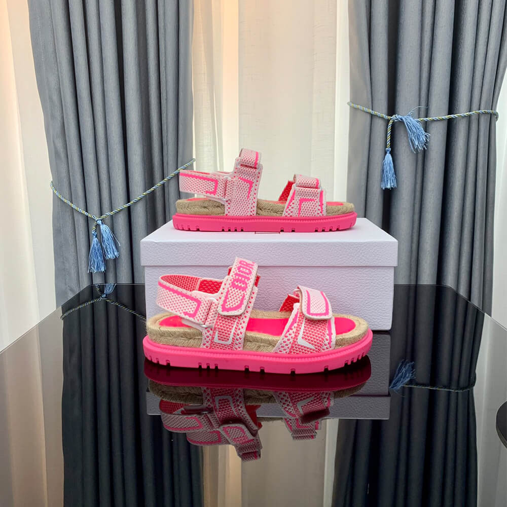 D*oract sandal