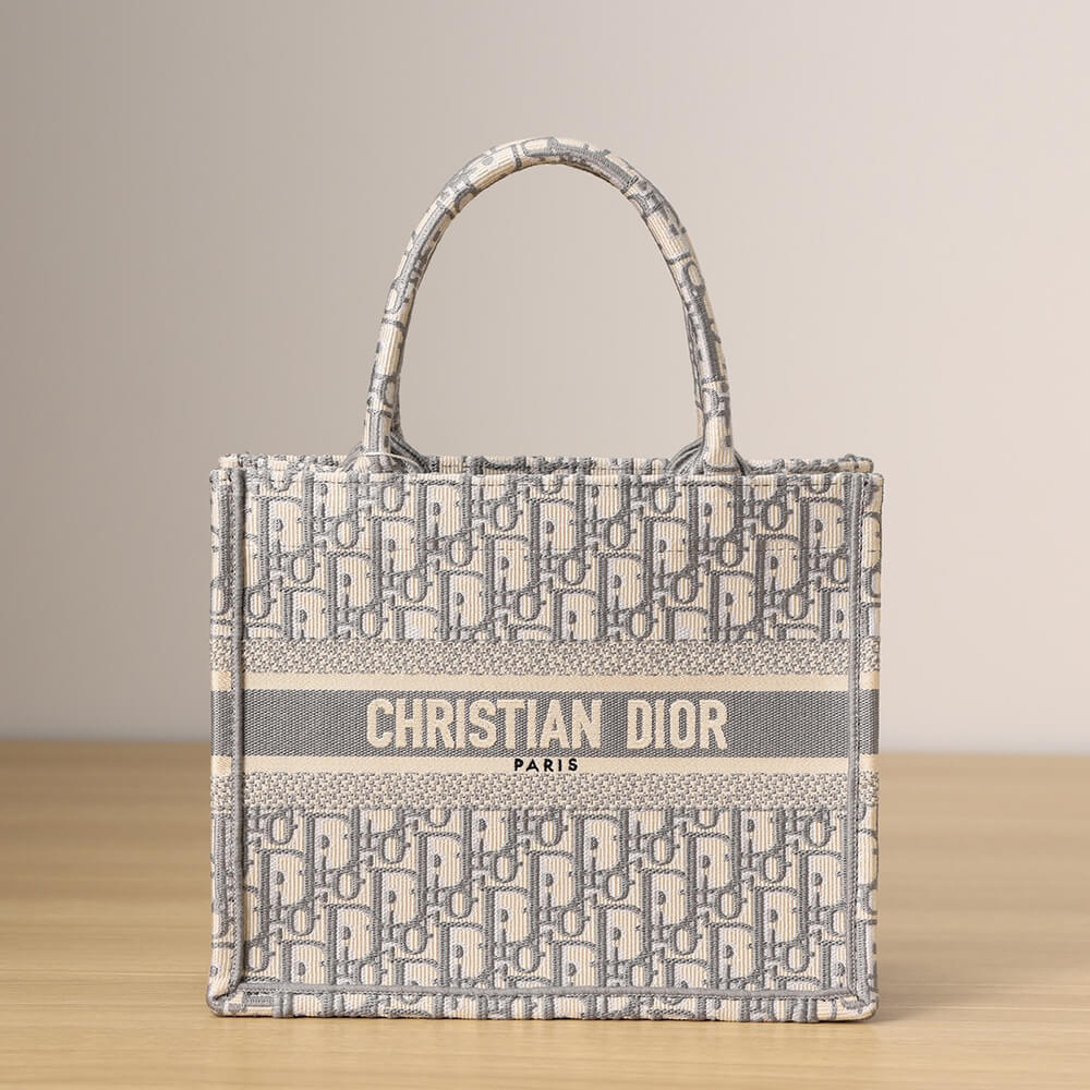 small D*or book tote