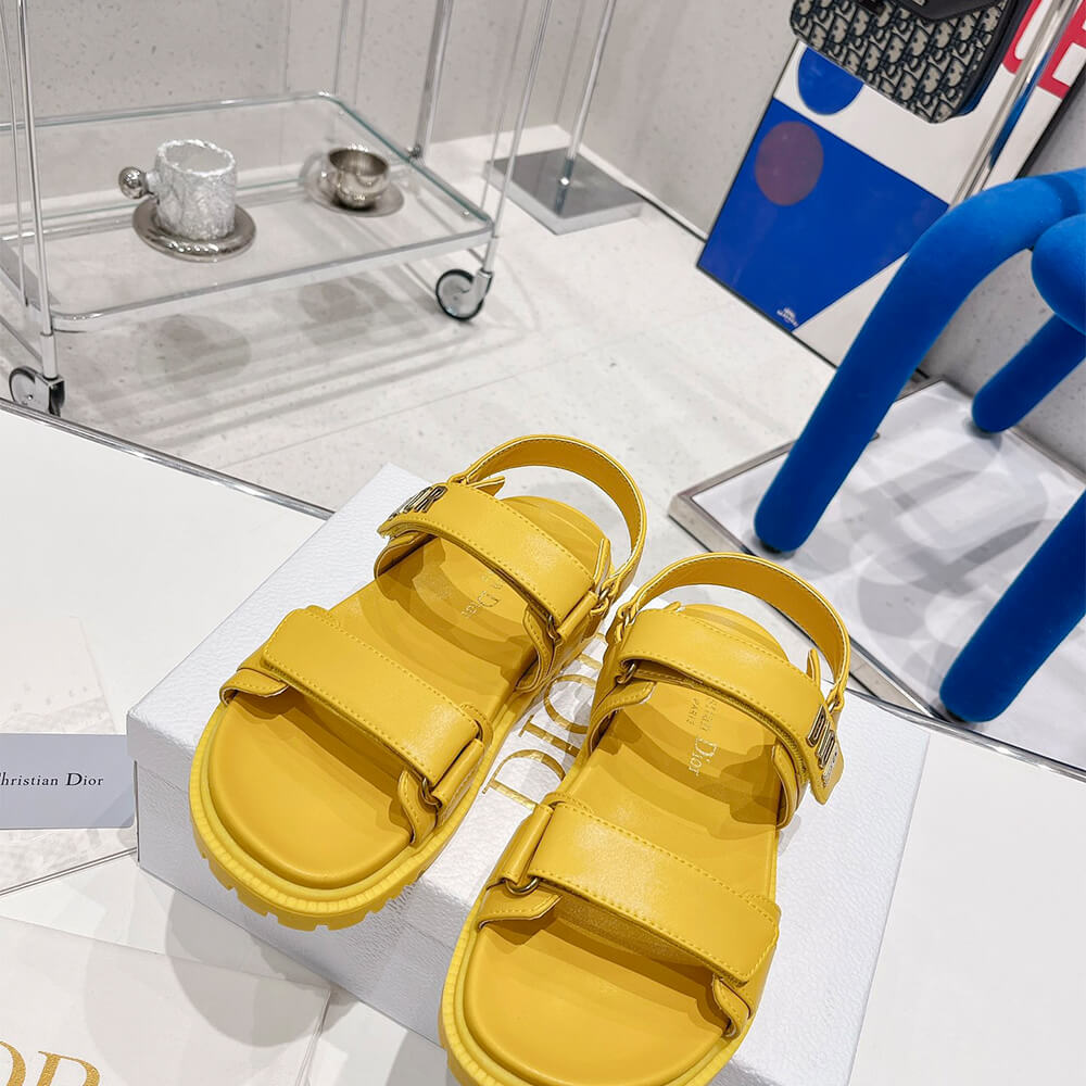 D*oract sandal