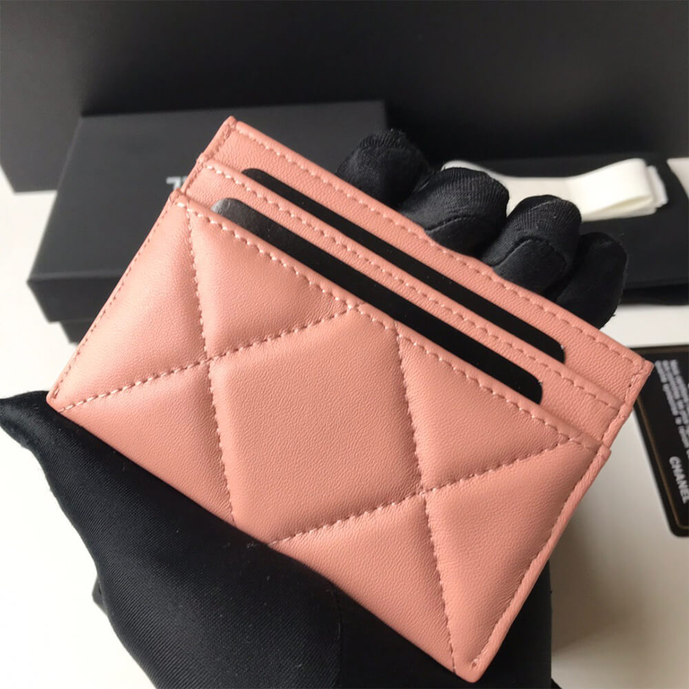 Ch*el 19 card holder