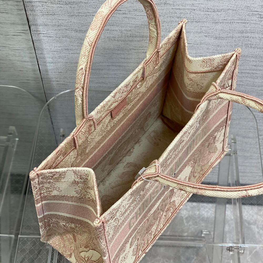 D*or medium D*or book tote