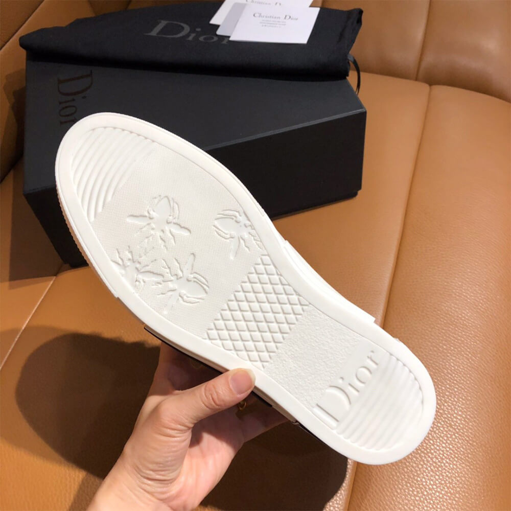 B23 LOW-TOP SNEAKER