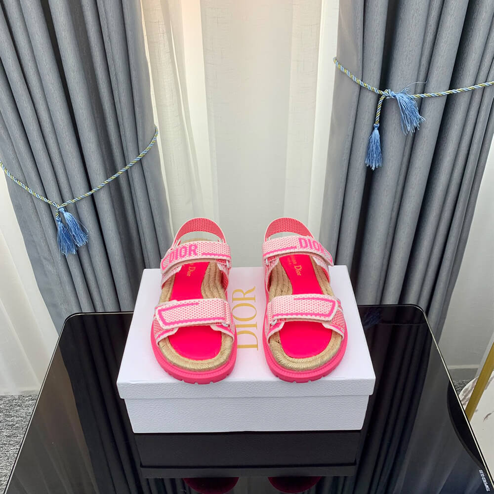 D*oract sandal