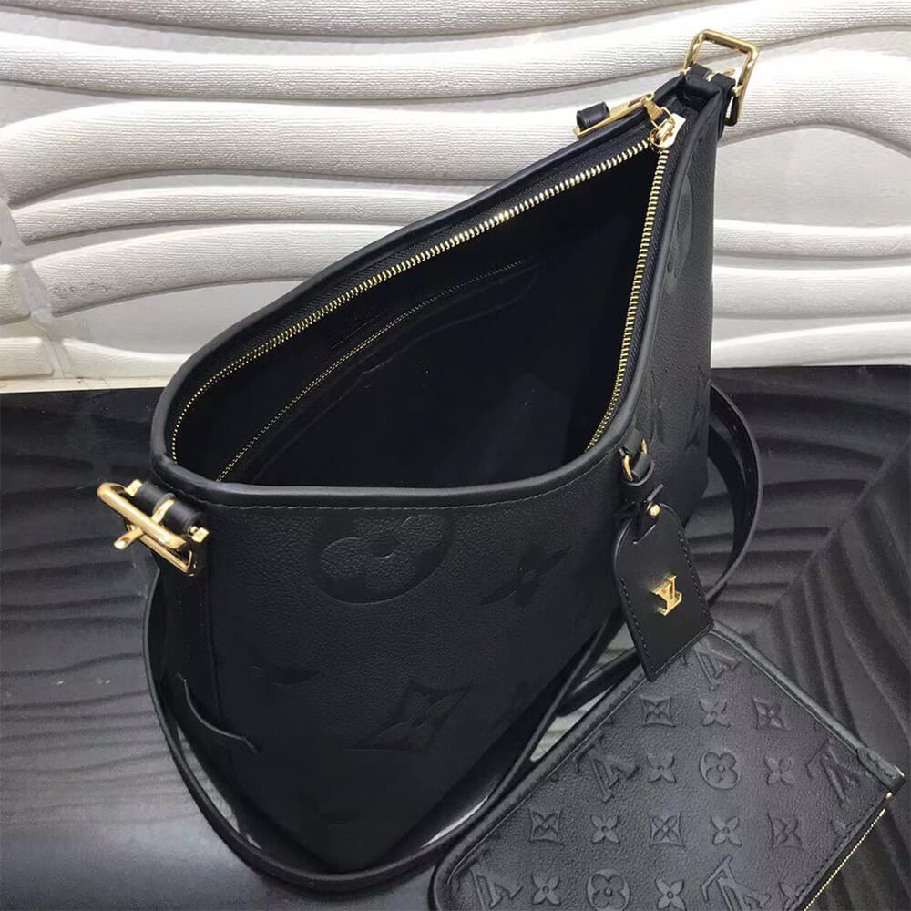 LV CARRYALL PM – EXCLUSIVELY ONLINE