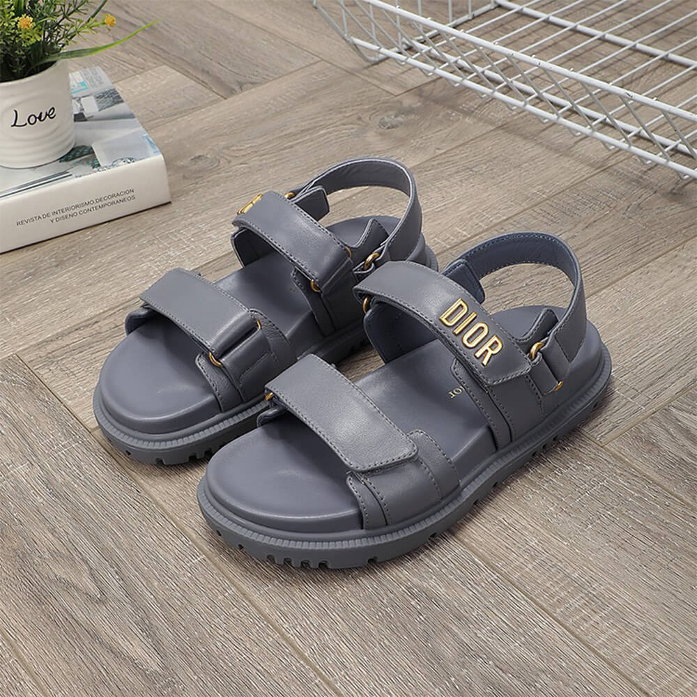 D*oract sandal