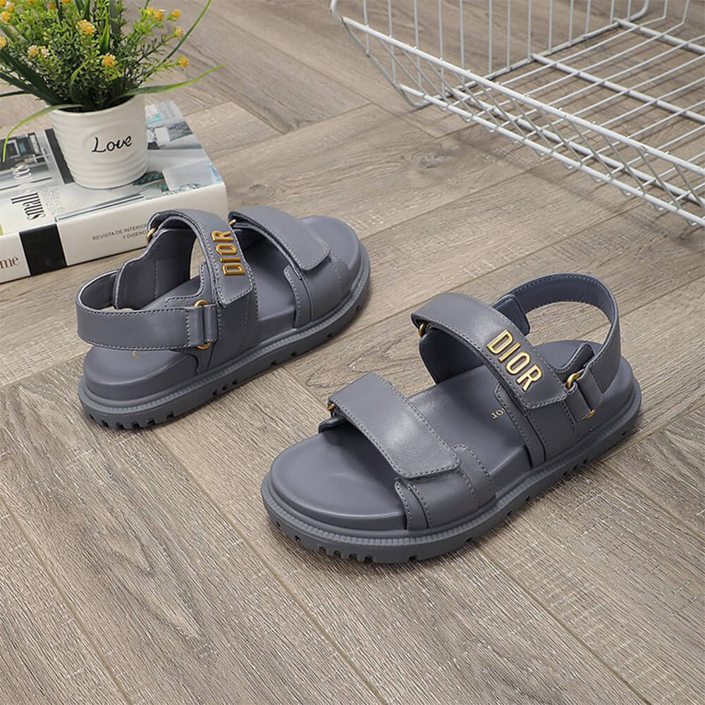 D*oract sandal