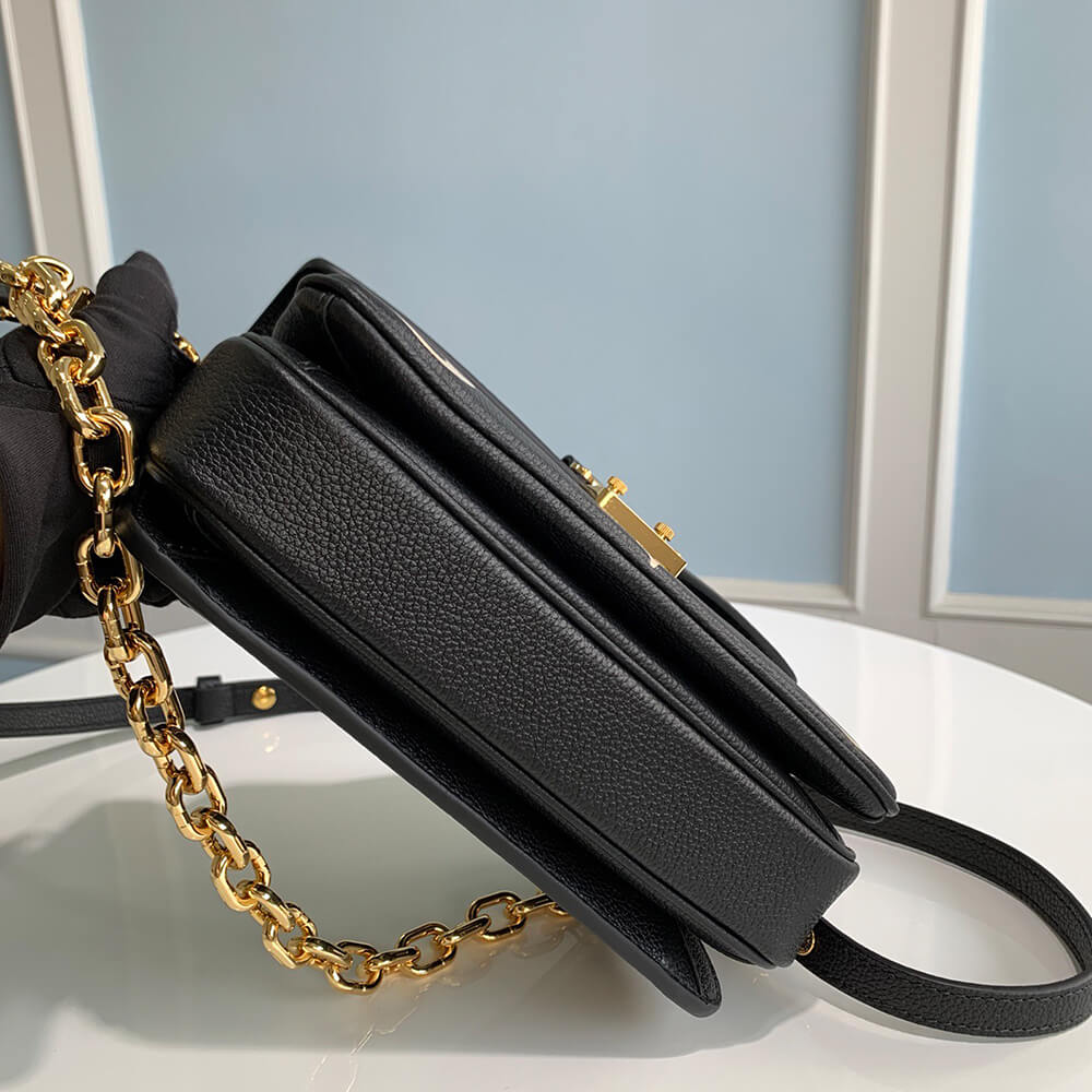LV Pochette Métis East West