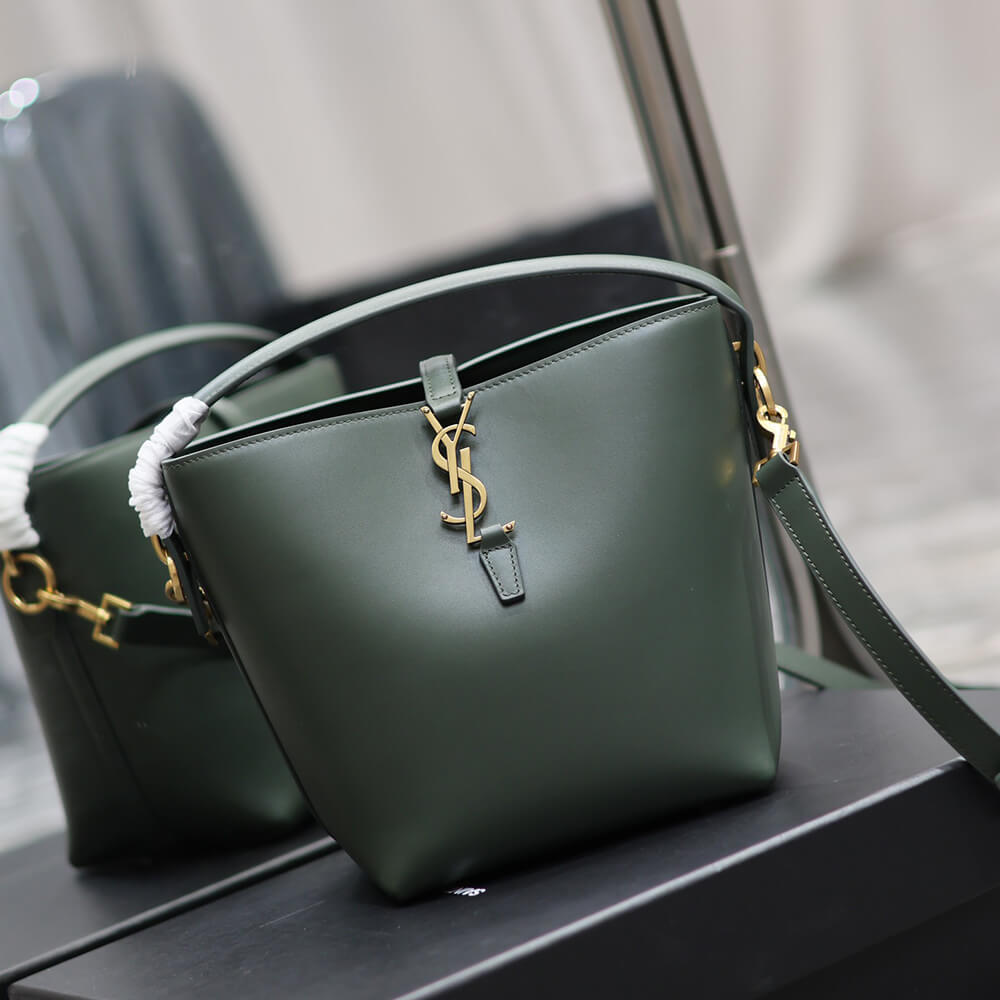 LE 37 IN SHINY LEATHER