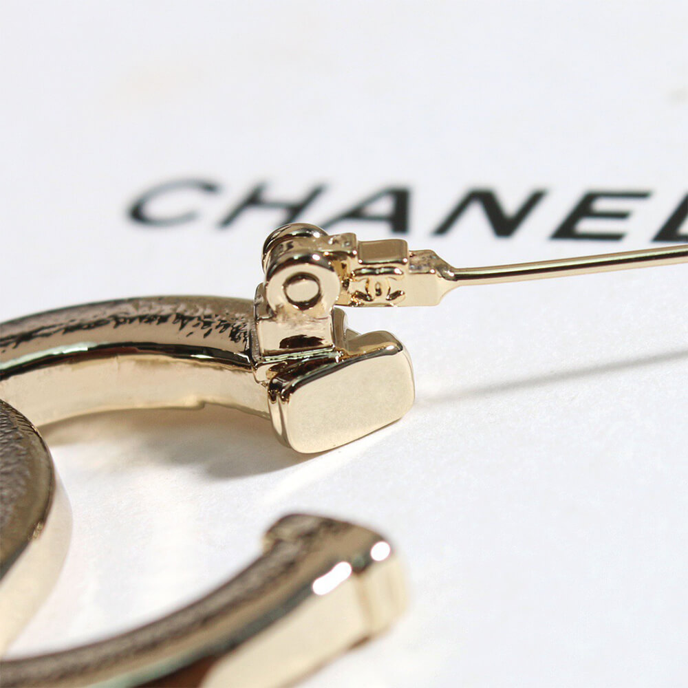 Ch*el brooch pin