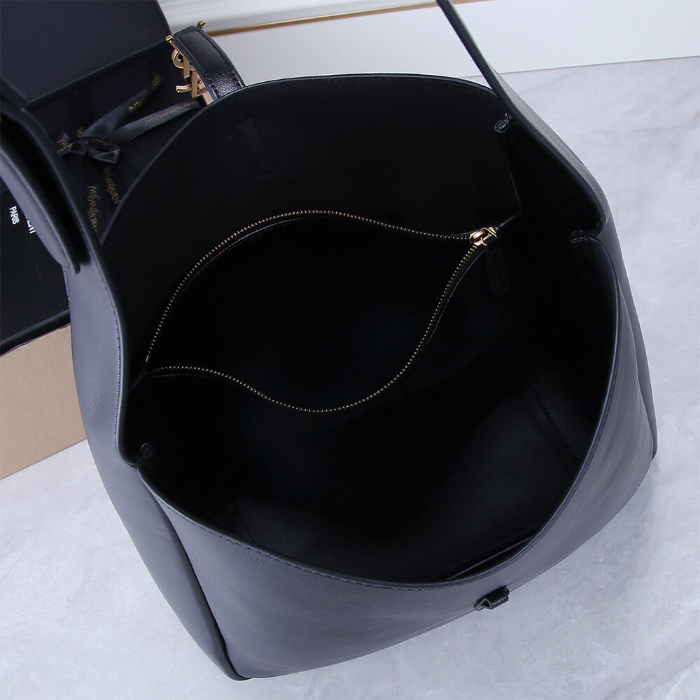 ysl large le 5 a 7 S*pple in smooth leather