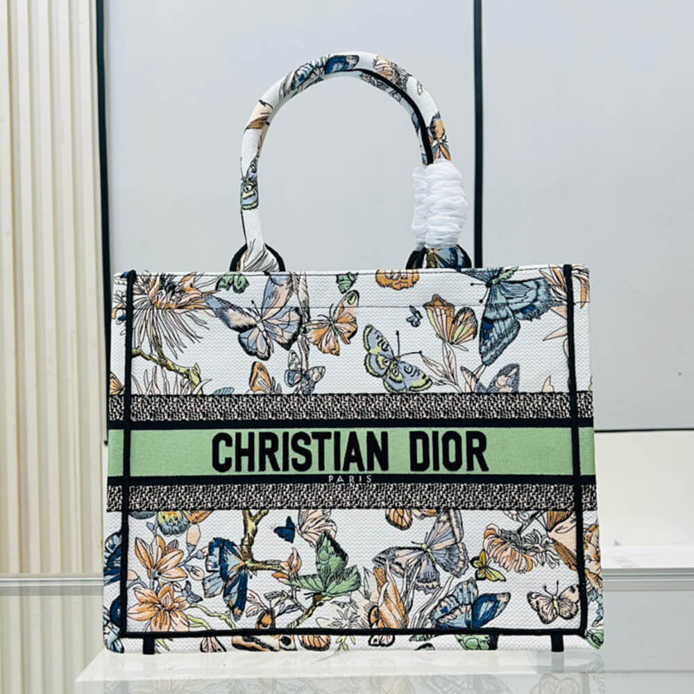 medium D*or book tote