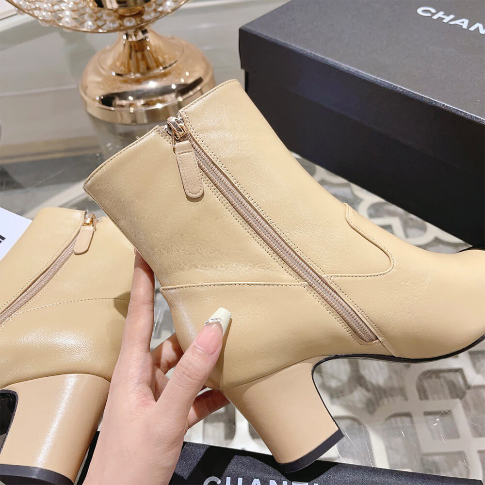 Ch*el short boots