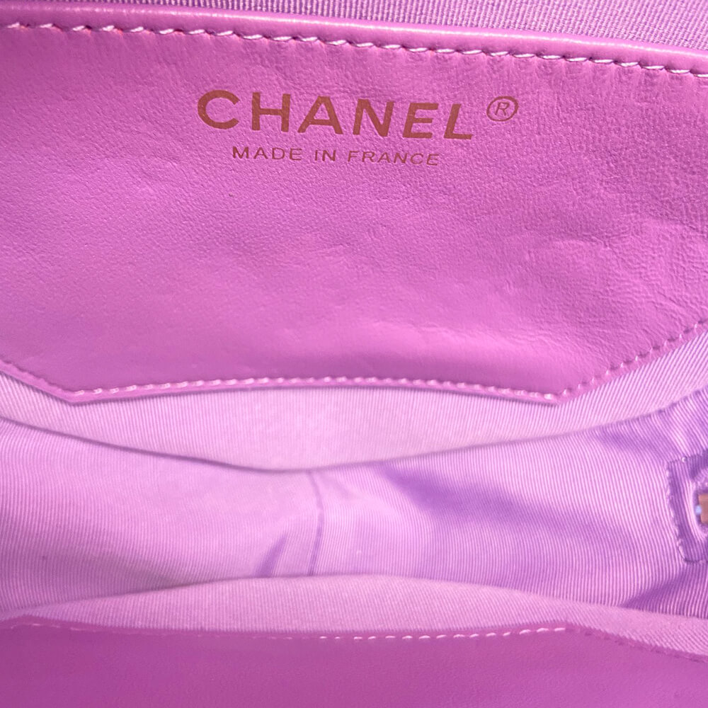 Ch*el 22s heart bag