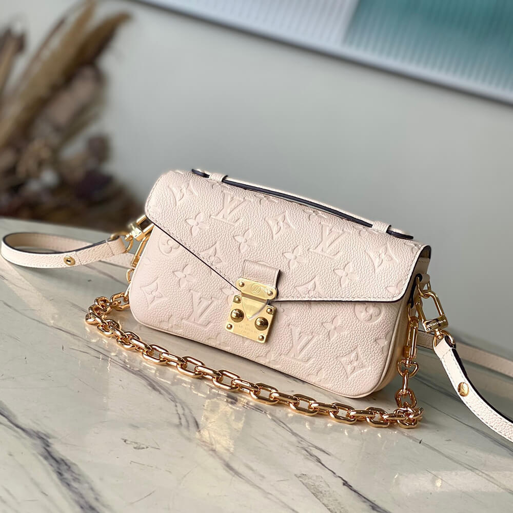 LV Pochette Metis East West