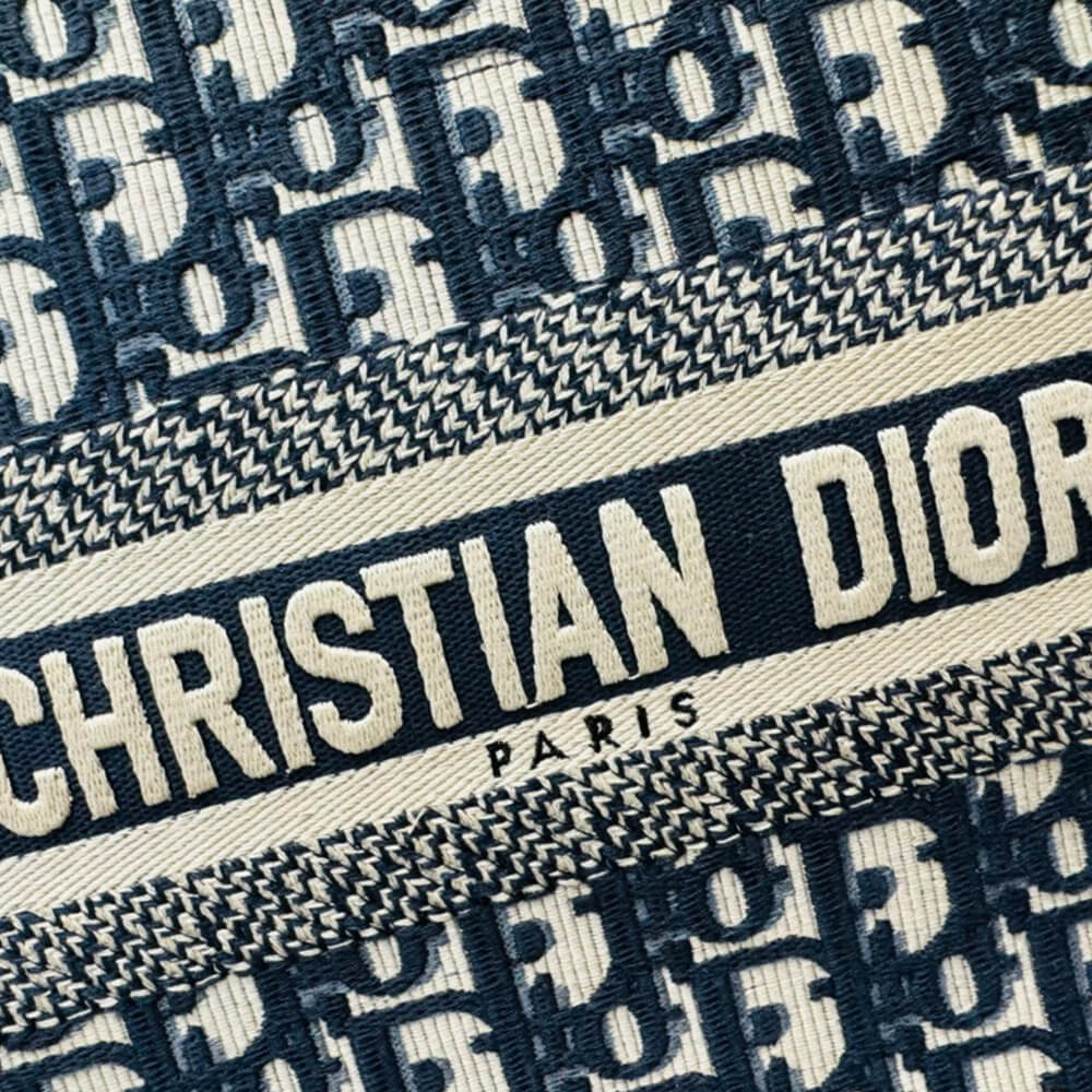 small D*or book tote