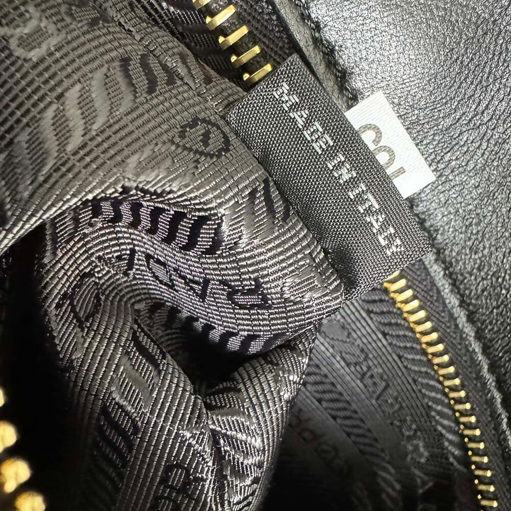 Pra*a medium saffiano leather bag(high-end grade)