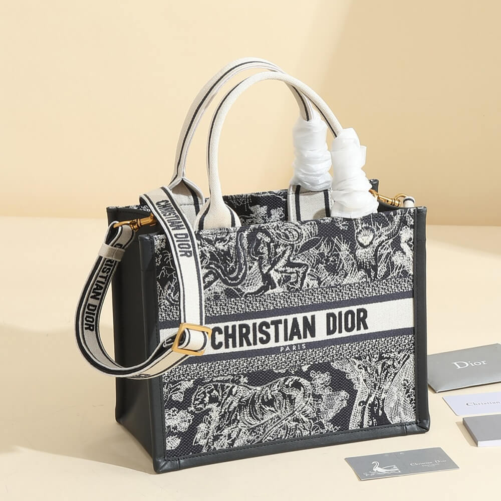 small D*or book tote