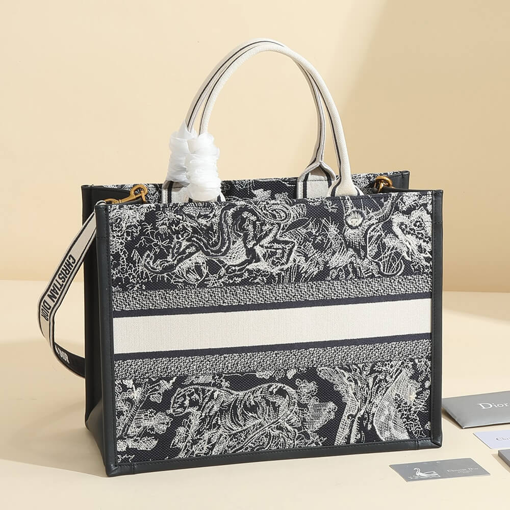 medium D*or book tote