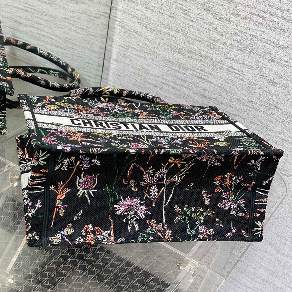 medium D*or book tote