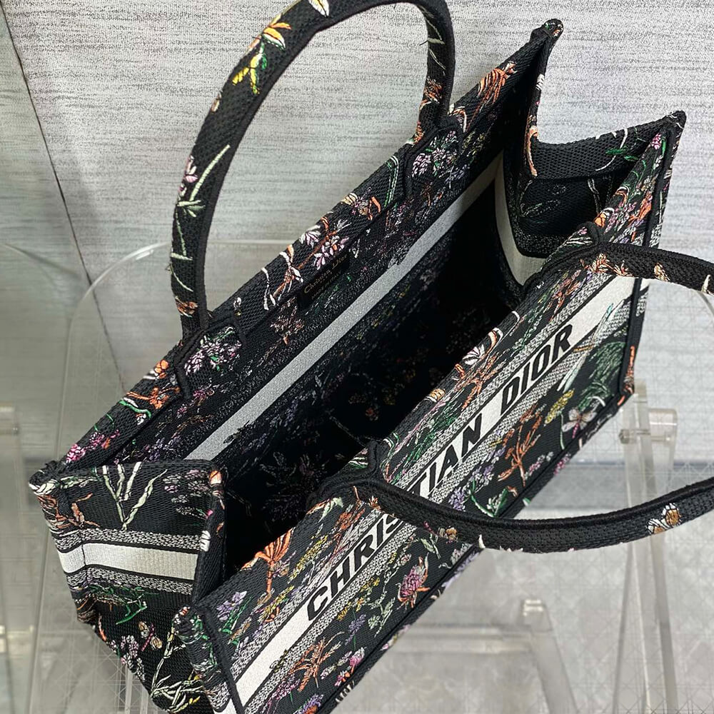 medium D*or book tote