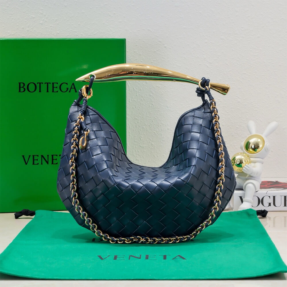 bo*te*ga Ve*ne*ta sardine with chain