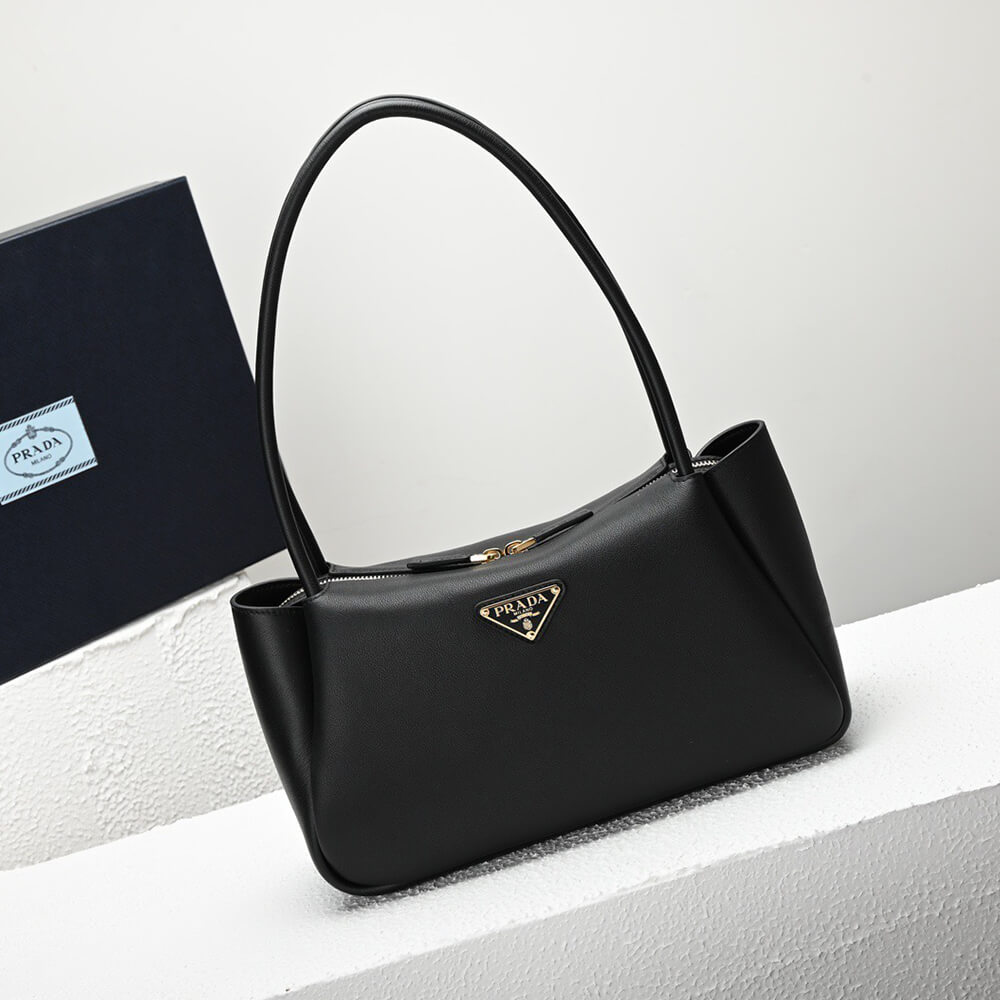 Pra*a medium leather handbag