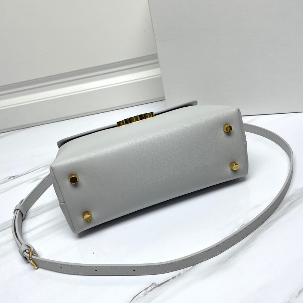 ce**e medium nino bag in S*pple calfskin