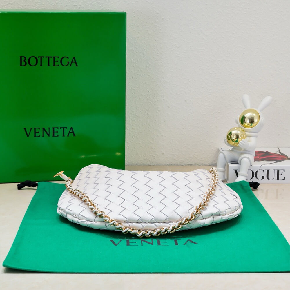 bo*te*ga Ve*ne*ta sardine with chain