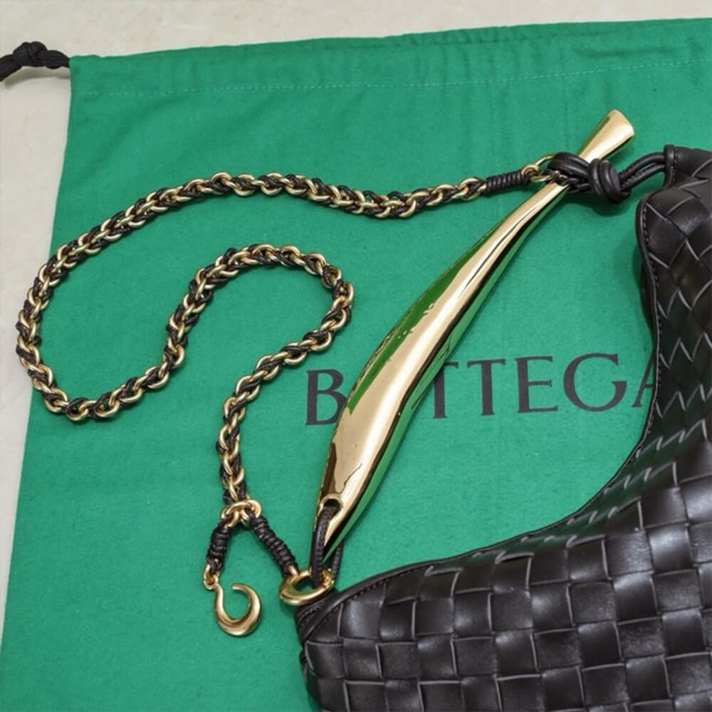 bo*te*ga Ve*ne*ta sardine with chain