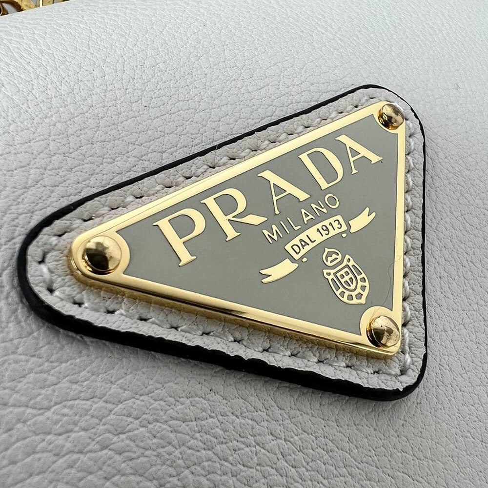 Pra*a medium leather handbag