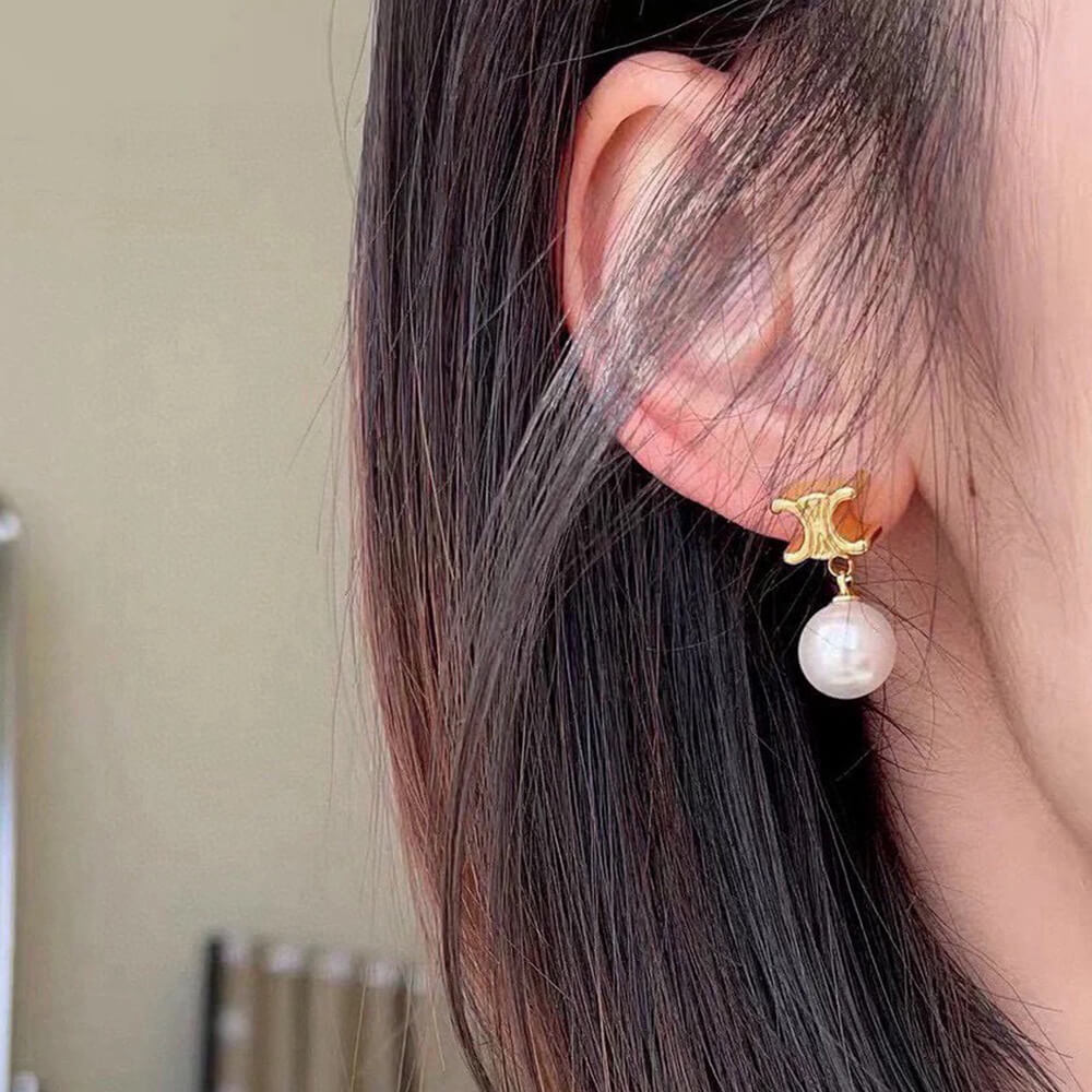 Ce**e triomphe pearl earrings