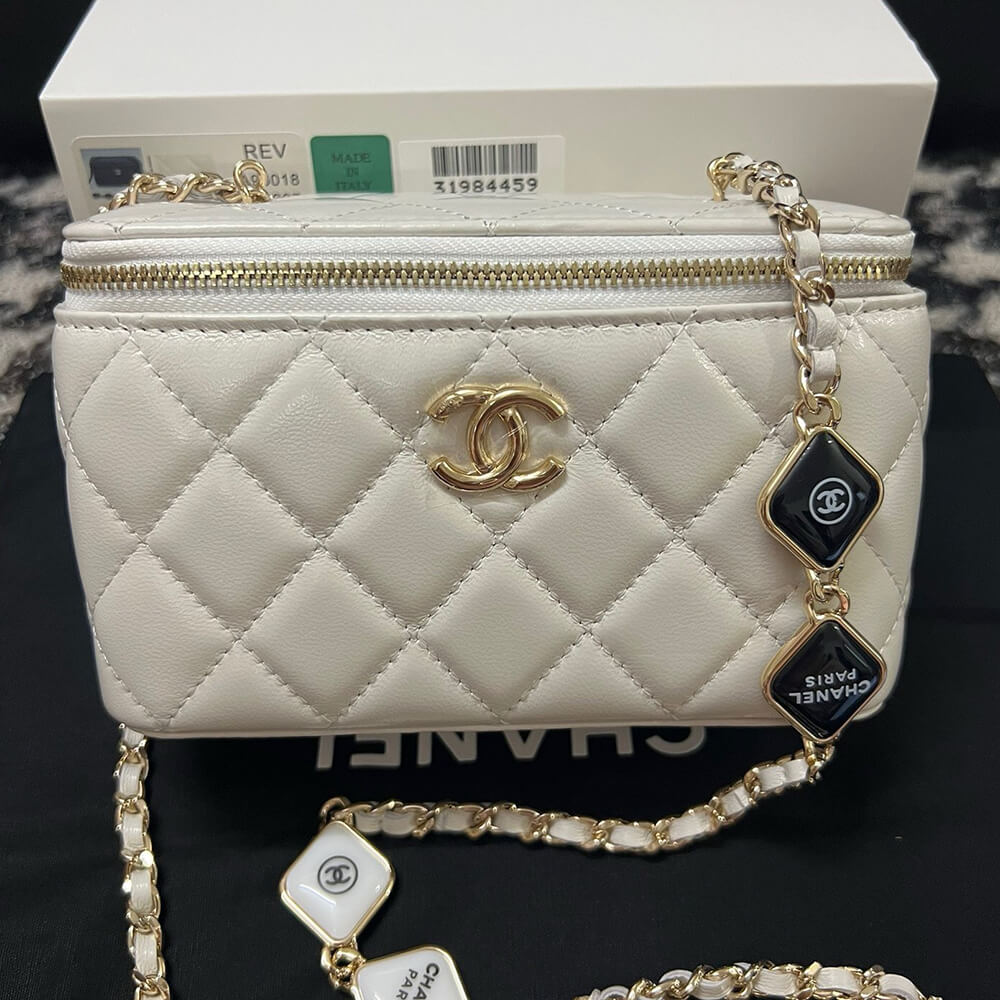 Ch*el vanity with chain(high-end grade)