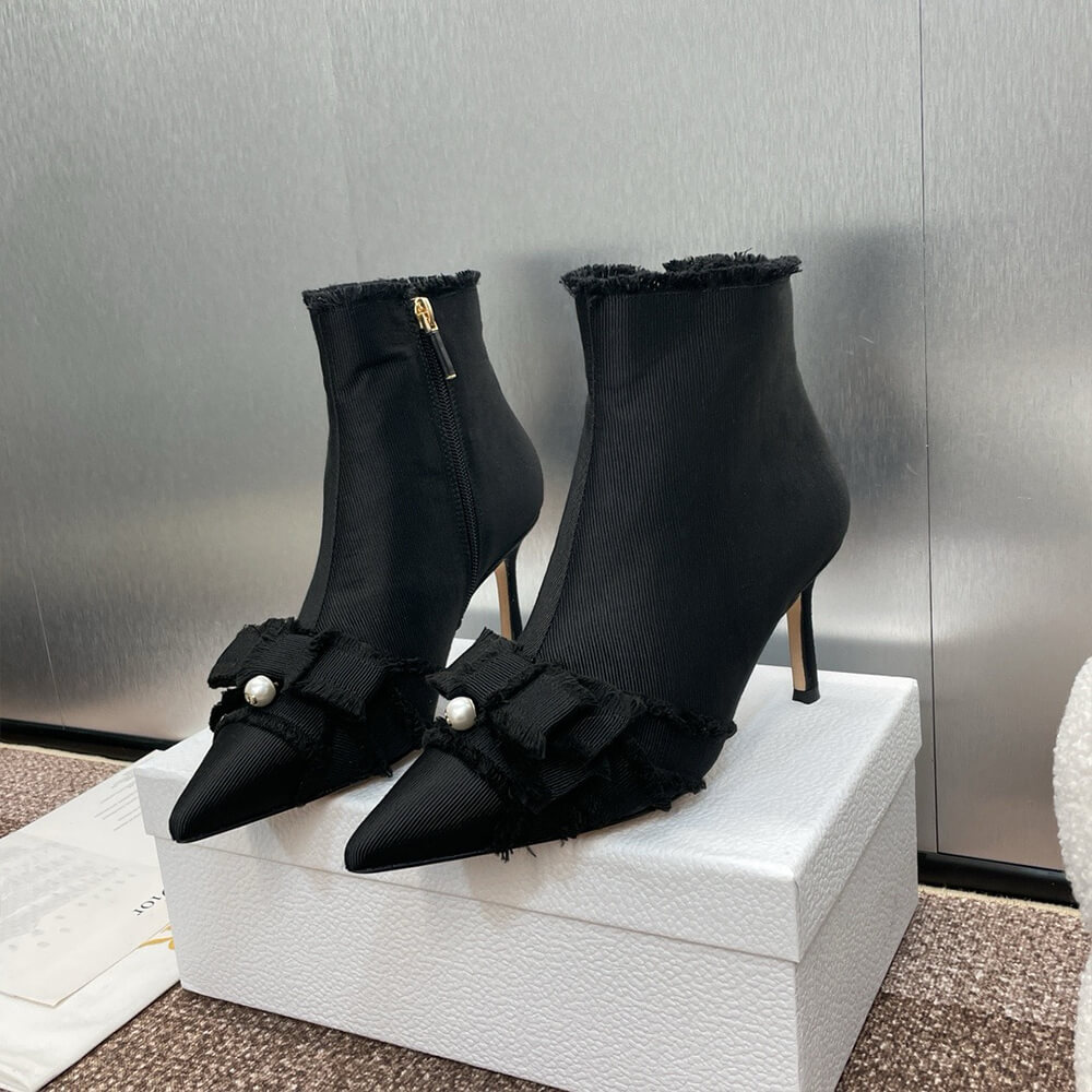 D*or aD*orable heeled ankle boot