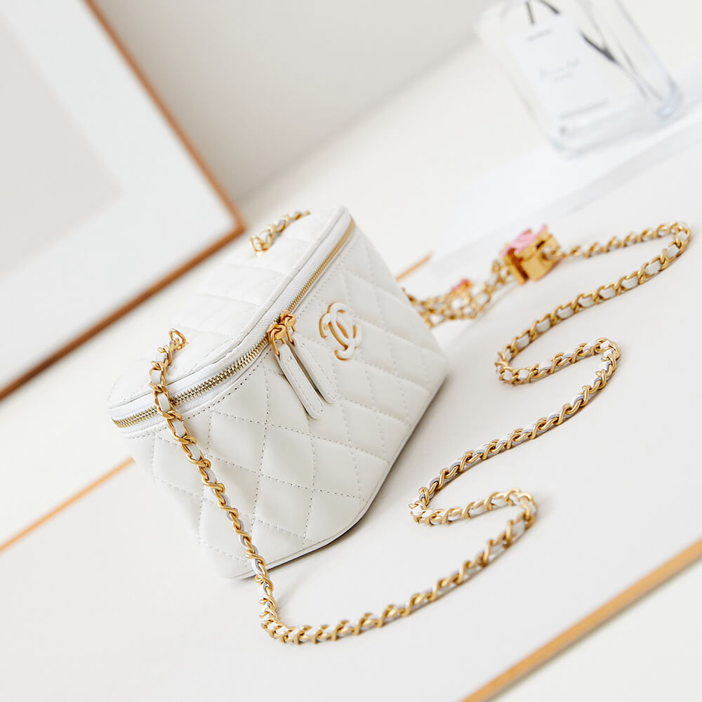 Ch*el vanity with chain(high-end grade)