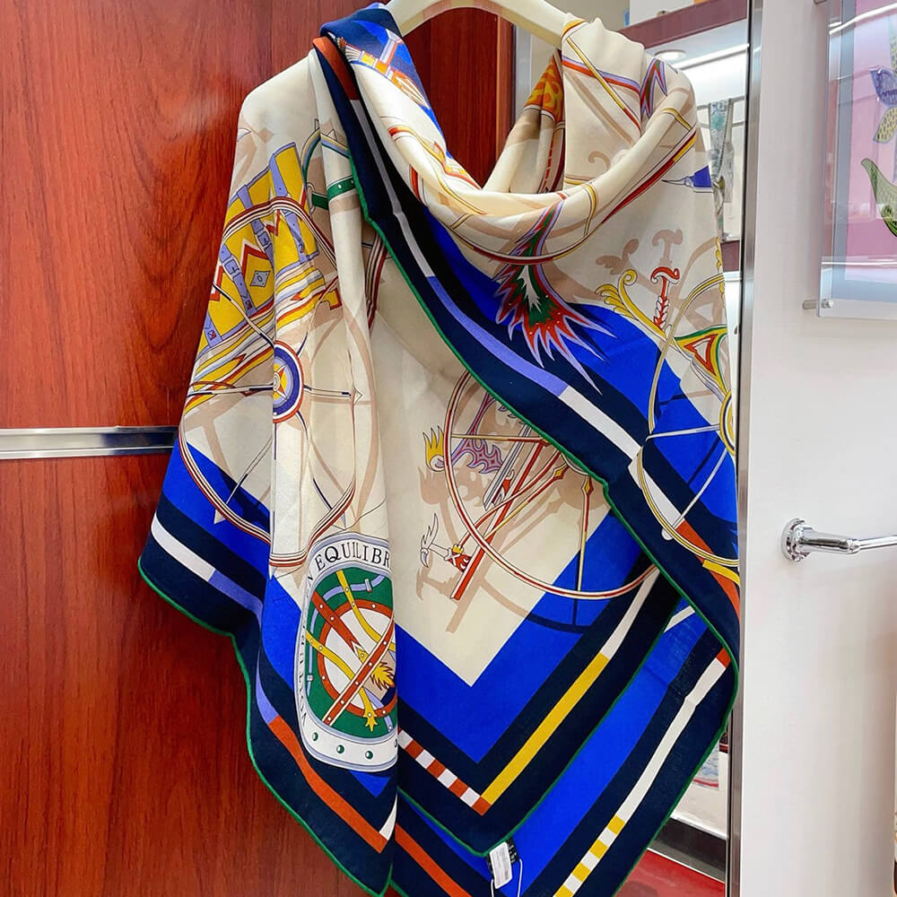 H**mes shawl