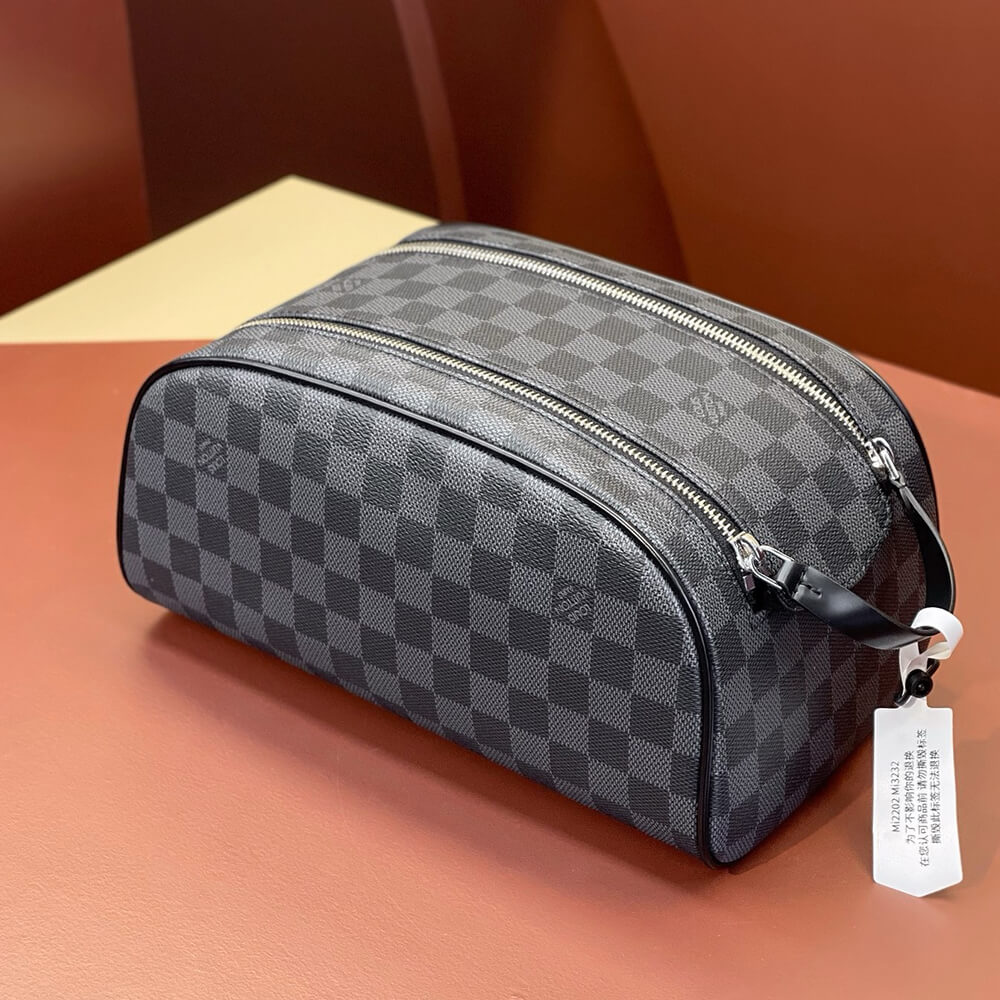 LV Dopp Kit