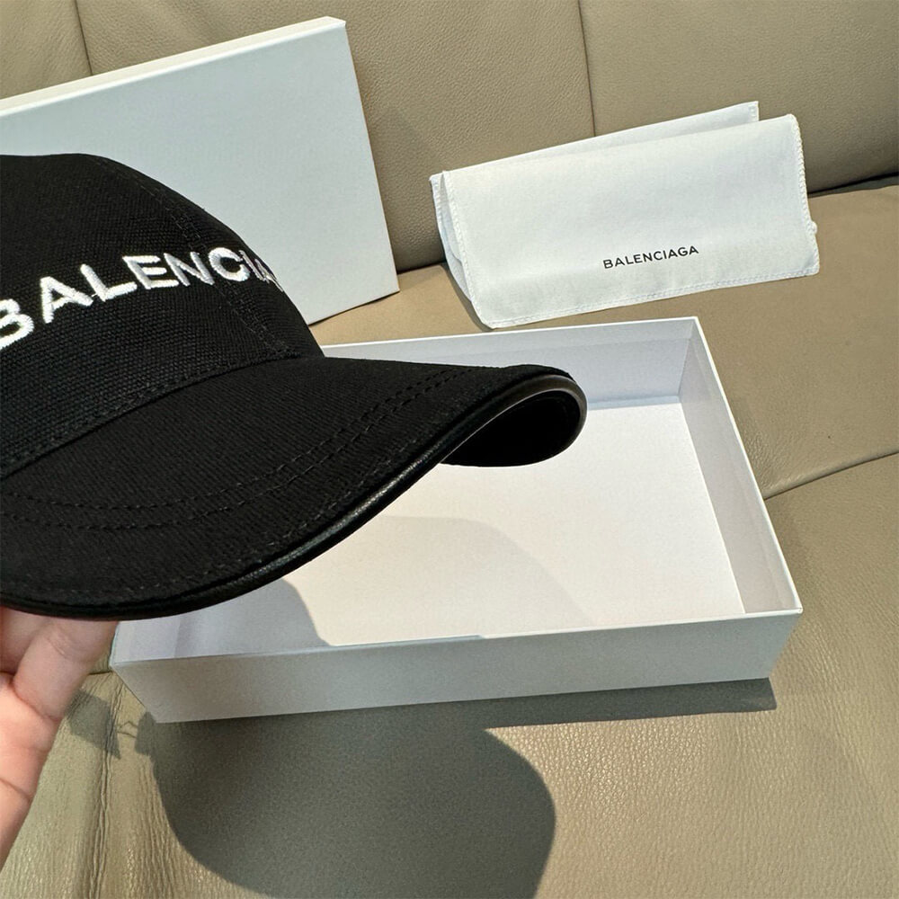 Ba*len*cia*ga cap