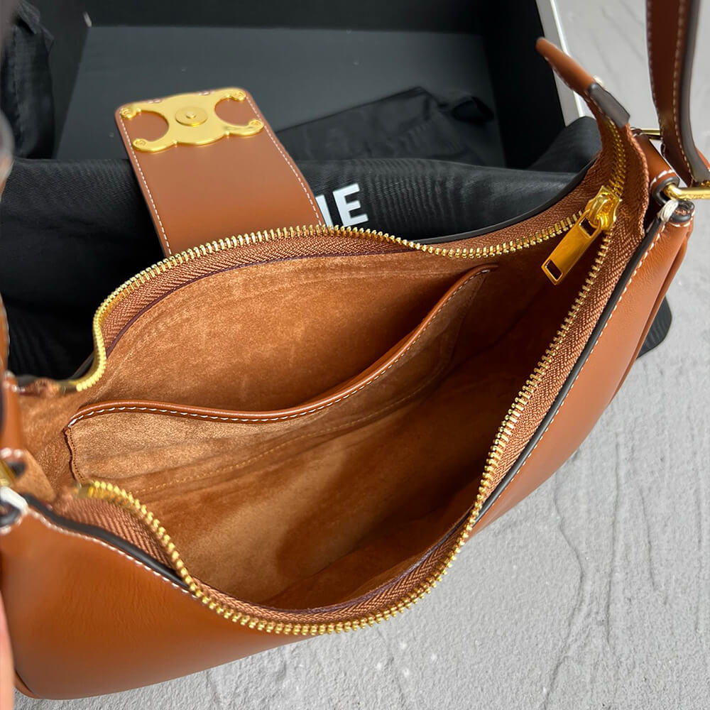 Ce**e medium ava triomphe bag in smooth calfskin