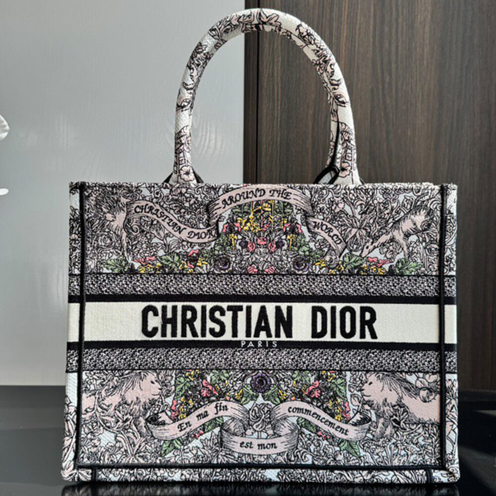 medium D*or book tote