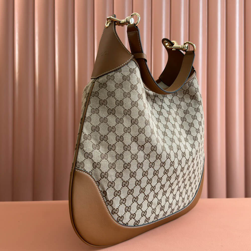 G*u*i b medium shoulder bag