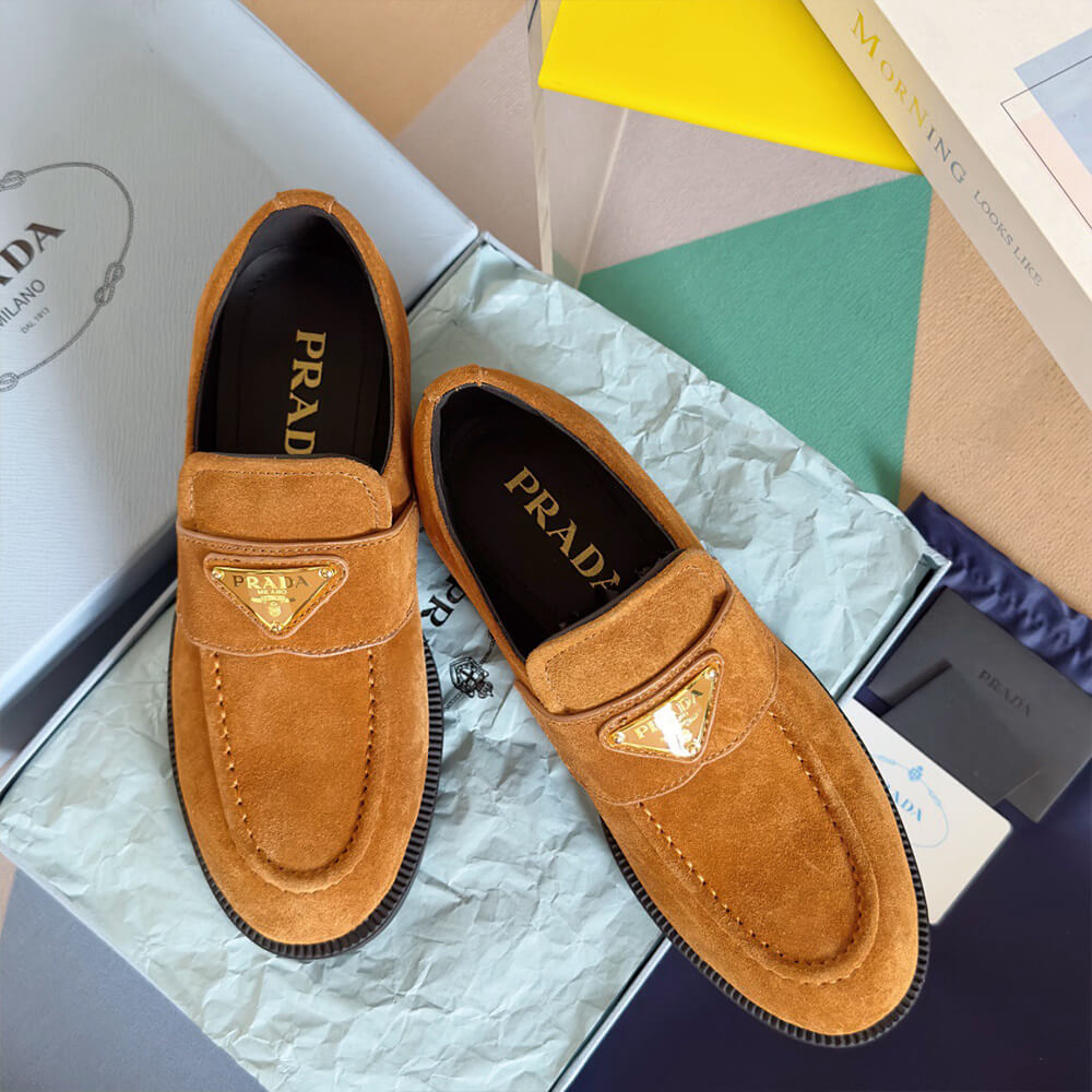 Pra*a women loafer