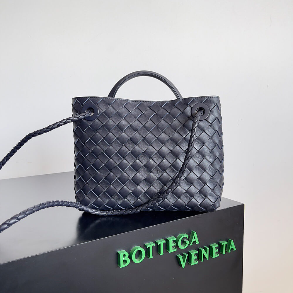bo*te*ga Ve*ne*ta small andiamo