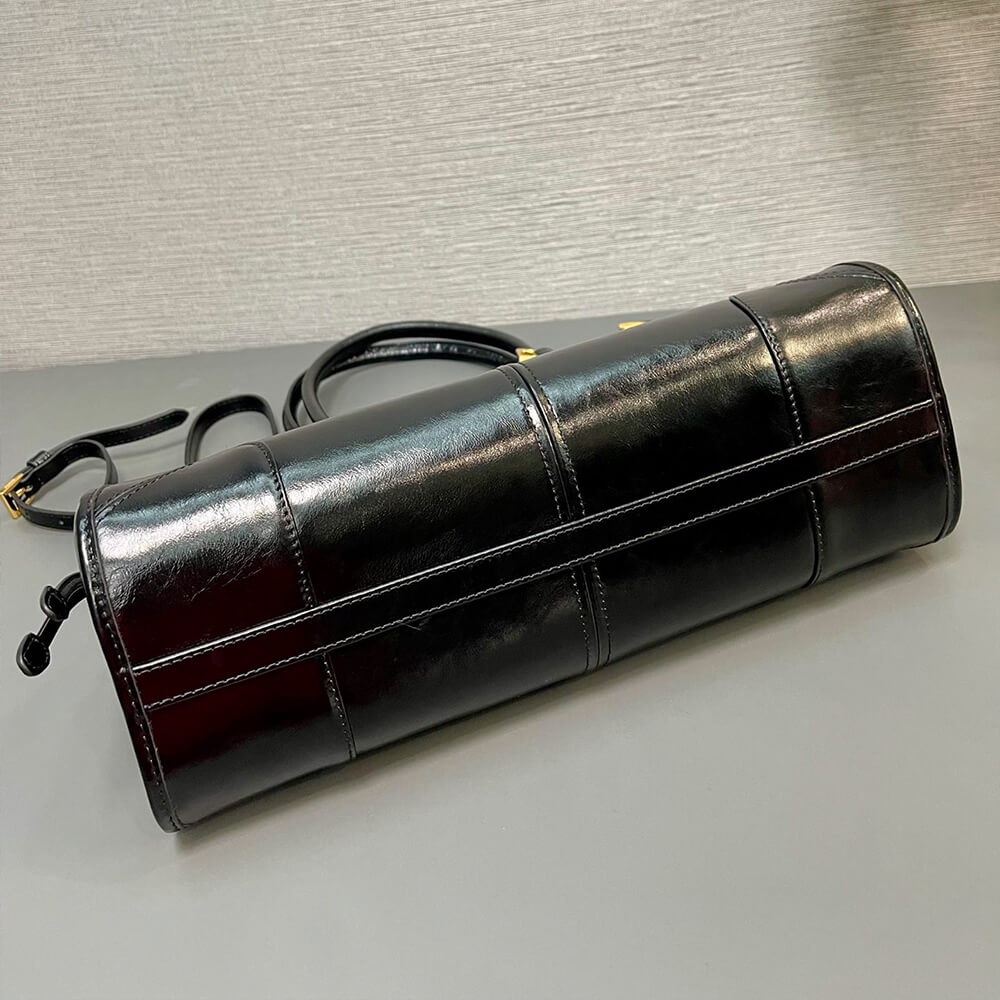 Pra*a medium leather handbag(high-end grade)