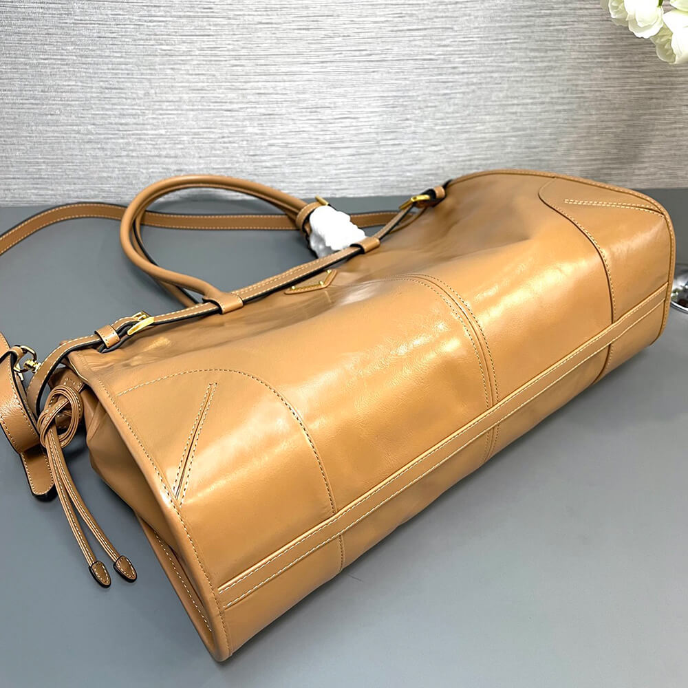 Pra*a large leather handbag(high-end grade)