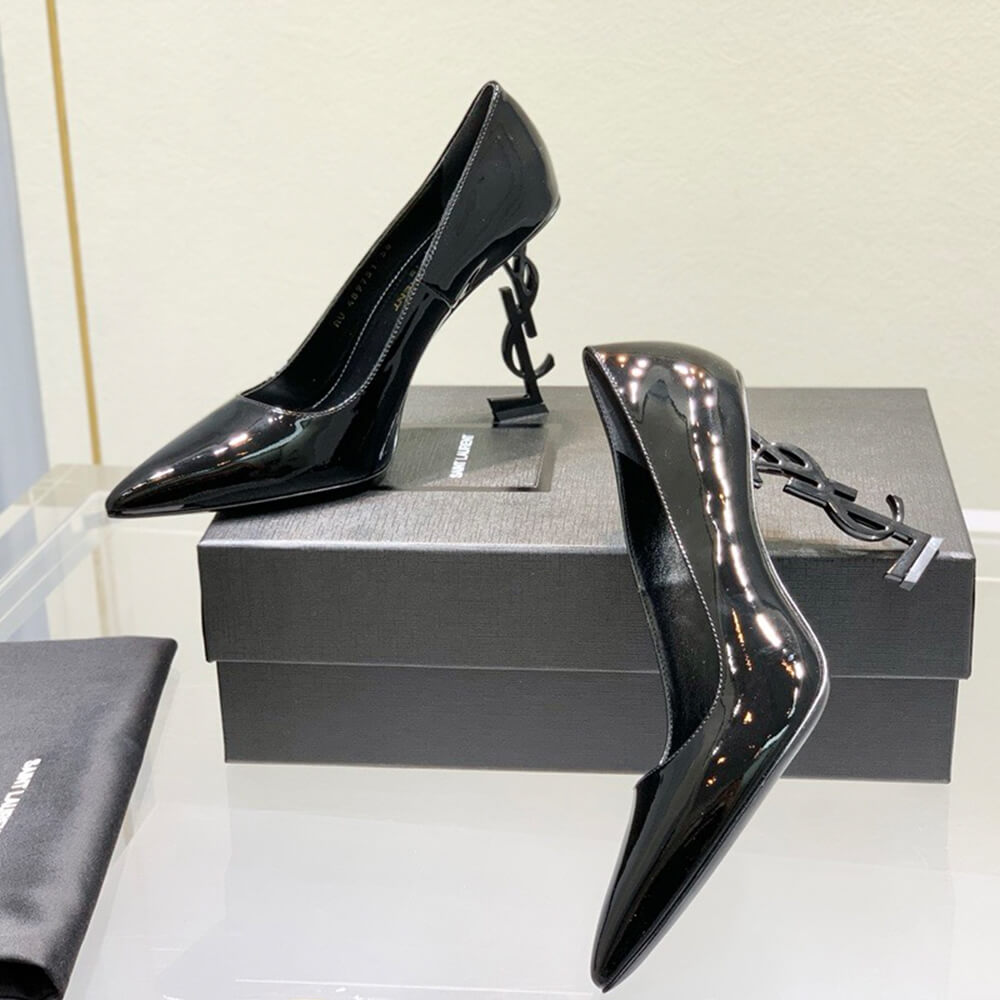 YSL OPYUM Pumps in patent leather