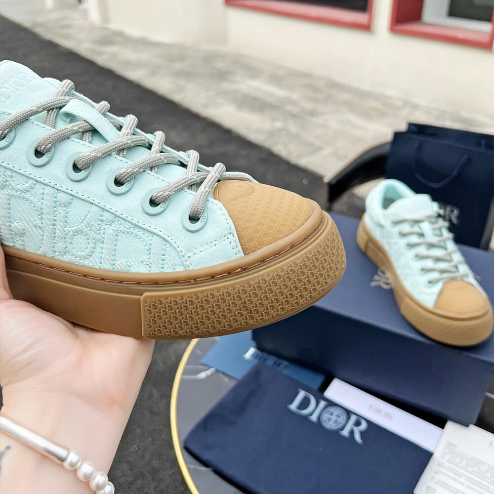 D*or b33 sneaker