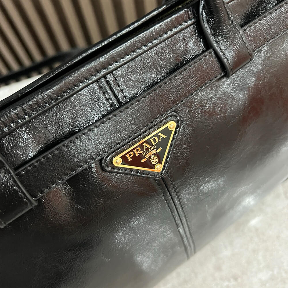 Pra*a large leather handbag(high-end grade)