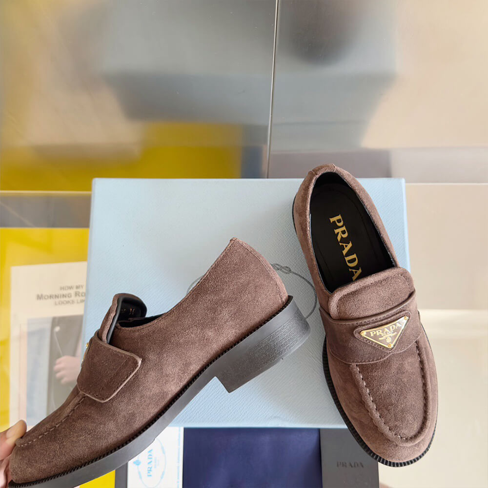Pra*a women loafer