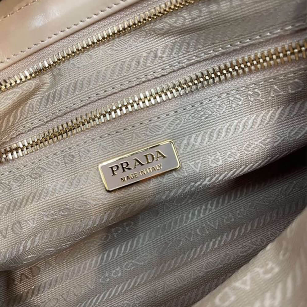 Pra*a medium leather handbag(high-end grade)
